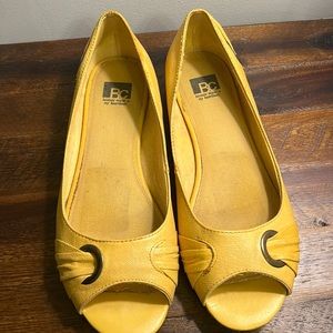 Yellow flat sandals
